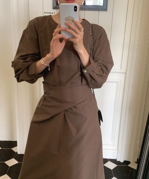 FREE STYLISTS(フリー スタイリスト)の「YUGA_YGMC Cross drape dress(ワンピース・レディース・ブラウン/オフホワイト・FREE)」の6枚目の写真