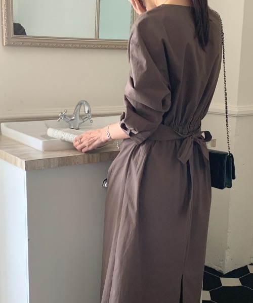 FREE STYLISTS(フリー スタイリスト)の「YUGA_YGMC Cross drape dress(ワンピース・レディース・ブラウン/オフホワイト・FREE)」の3枚目の写真