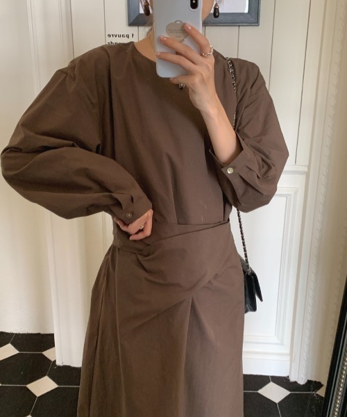 FREE STYLISTS(フリー スタイリスト)の「YUGA_YGMC Cross drape dress(ワンピース・レディース・ブラウン/オフホワイト・FREE)」の5枚目の写真