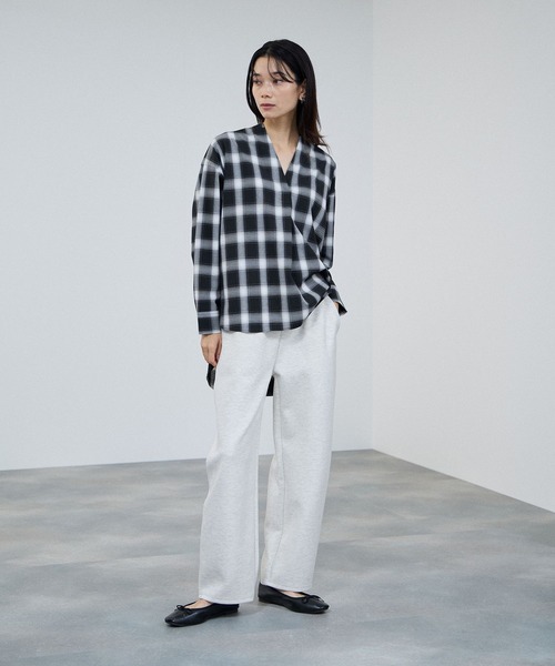 Mac-House(マックハウス)の「milli de l'air Key-Neck Check Blouse/キーネックチェックブラウス(シャツ/ブラウス・レディース・ブラック/オフホワイト・M)」の7枚目の写真