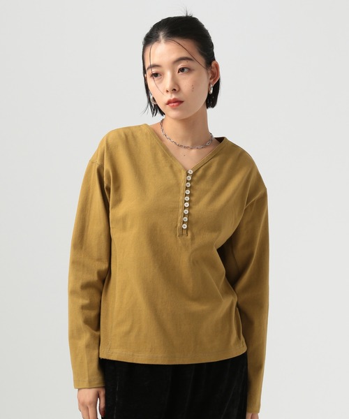 BAYFLOW(ベイフロー)の「ヘンリーネックロングスリーブプルオーバー(Tシャツ/カットソー・レディース・マスタード/モカ/チャコール・FREE)」の3枚目の写真