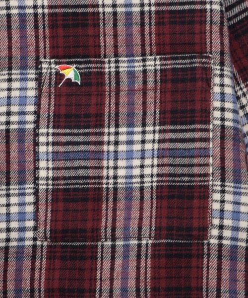 Arnold Palmer(アーノルドパーマー)の「サイドシャーリング 先染めチェック シャツ(シャツ/ブラウス・レディース・ベージュ/ブルー/レッド・S/L/M)」の14枚目の写真