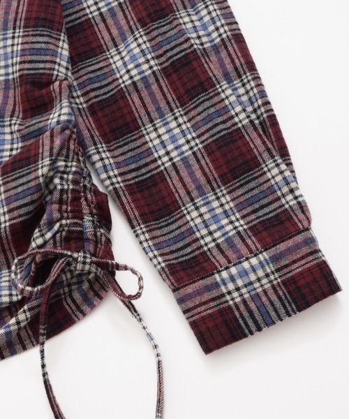 Arnold Palmer(アーノルドパーマー)の「サイドシャーリング 先染めチェック シャツ(シャツ/ブラウス・レディース・ベージュ/ブルー/レッド・S/L/M)」の17枚目の写真