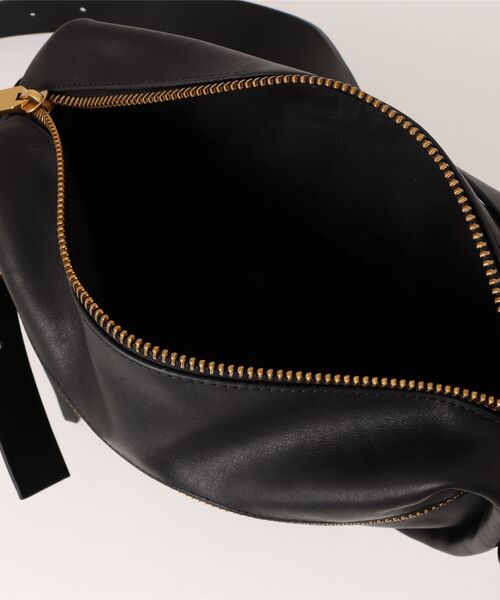 ALLSAINTS（オールセインツ）の「NOEMIE CROSSBODY | NOEMIE クロスボディ（ショルダーバッグ・レディース・ブラック・ONE SIZE）」の4枚目の写真