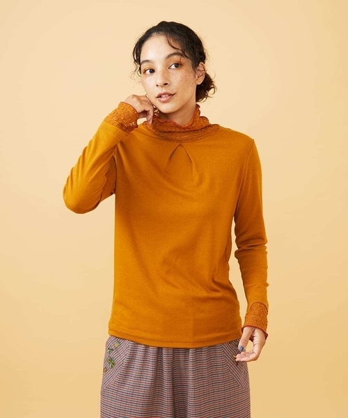 Jocomomola（ホコモモラ）の「ベアスムース ハイネックレースカットソー（Tシャツ/カットソー・レディース・カーキ/オレンジ/ベージュ/ブルー/ブラック/ボルドー/ダークインディゴブルー・40）」の7枚目の写真