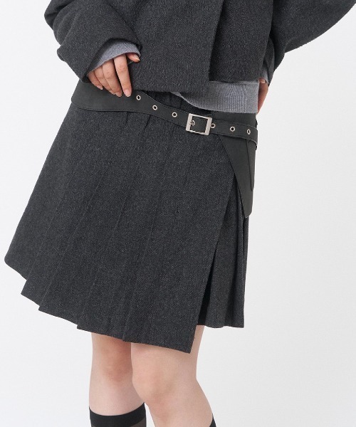 Miseki SEOUL(ミセキソウル)の「POCKET BELT BAG(ボディバッグ/ウエストポーチ・レディース・ブラック/チャコールグレー・OS)」の4枚目の写真