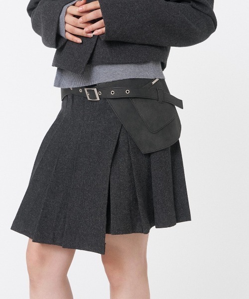 Miseki SEOUL(ミセキソウル)の「POCKET BELT BAG(ボディバッグ/ウエストポーチ・レディース・ブラック/チャコールグレー・OS)」の5枚目の写真