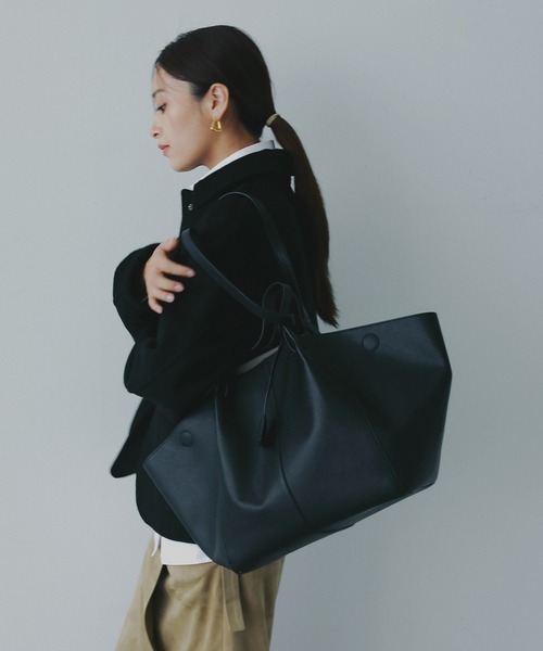 AJUGA.（アジュガ）の「エコレザーボートトートバッグ（トートバッグ・レディース・ブラウン/ブラック・ONE SIZE）」の12枚目の写真