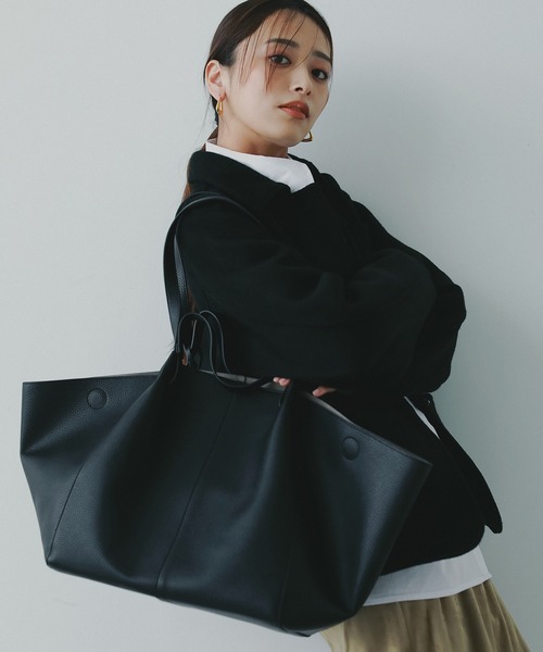 AJUGA.（アジュガ）の「エコレザーボートトートバッグ（トートバッグ・レディース・ブラウン/ブラック・ONE SIZE）」の13枚目の写真