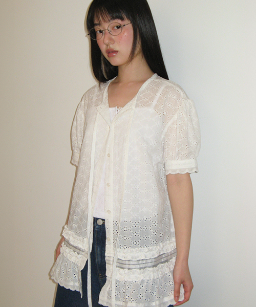 RONRON(ロンロン)の「SUMMER EYELET FRILL LAYERED SHIRT DRESS WHITE(シャツ/ブラウス・レディース・その他・FREE)」の4枚目の写真