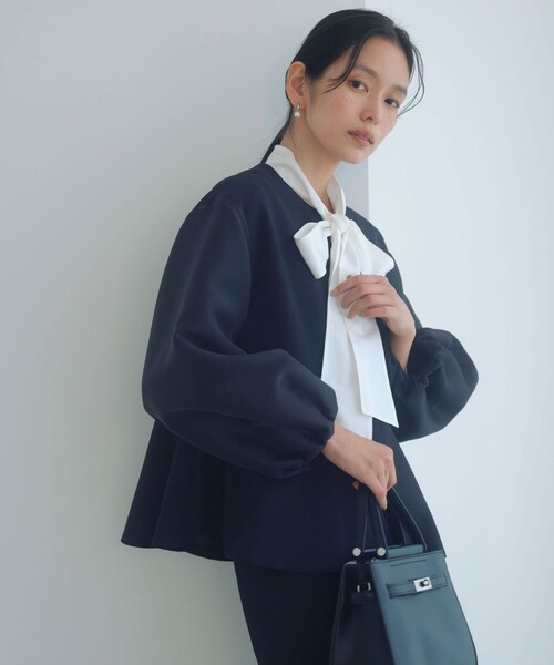 green label relaxing（グリーンレーベルリラクシング）の「［size SHORTあり］fleurie(フルリー) フォルム ジャケット（ノーカラージャケット・レディース・オフホワイト/ベージュ/ネイビー・FREE/SHORT）」の3枚目の写真