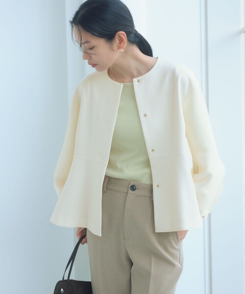 green label relaxing（グリーンレーベルリラクシング）の「［size SHORTあり］fleurie(フルリー) フォルム ジャケット（ノーカラージャケット・レディース・オフホワイト/ベージュ/ネイビー・FREE/SHORT）」の12枚目の写真