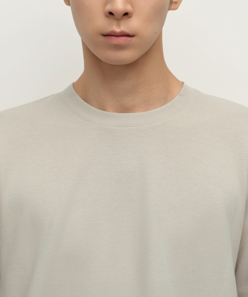 MUSINSA STANDARD（ムシンサスタンダード）の「[ヒートタンダード] クルーネック長袖Tシャツ [ライトベージュ]（Tシャツ/カットソー・メンズ・その他・SMALL/MEDIUM/LARGE/X-LARGE/XX-LARGE）」の4枚目の写真