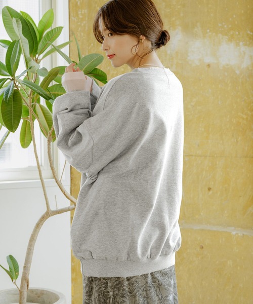 studio CLIP（スタディオクリップ）の「【WEB限定】ダメージルーズスウェット（スウェット・レディース・スミクロ/杢グレー・FREE）」の6枚目の写真