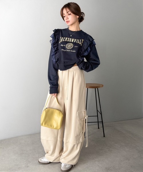 mily bilet(ミウィビレット)の「【mily bilet】チュールとフリルで甘く着る。ダブルフリルカレッジロゴ刺繍スウェット(スウェット・レディース・チャコール/ベージュ/オートミール/ネイビー・SMALL/MEDIUM/LARGE/X-LARGE)」の17枚目の写真