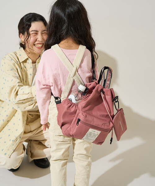 FREAK'S STORE（フリークスストア）の「THEATRE PRODUCTS × FREAK'S STORE/シアタープロダクツ 別注 撥水マルチ ペアレンツ ジャガードテープ リュックショルダー/親子で使えるバッグ/ ペアレンツバッグ（マザーズバッグ・レディース・ブラック/ピンク・ONE SIZE）」の10枚目の写真