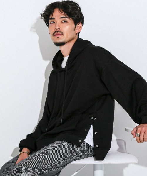 LUXSTYLE(ラグスタイル)の「レーヨン混とろみ素材サイドスナップスリットパーカー(パーカー・メンズ・ライトグレー/ブルー/ブラック・M/L)」の4枚目の写真