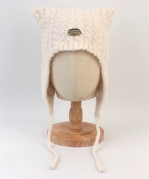 UNIVERSAL CHEMISTRY（ユニバーサルケミストリー）の「ウールツイストキャットアイボリーイヤーフラップハット 猫帽子（ニットキャップ/ビーニー）」