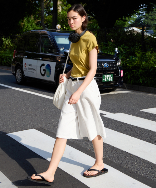LEVAR(レバー)の「Plain Cotton T-shirt - Honeycomb Olive(Tシャツ/カットソー・レディース・オリーブ・FREE)」の3枚目の写真