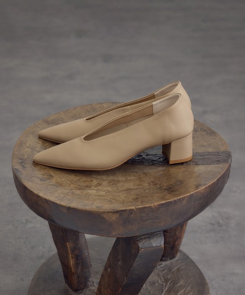 SALON adam et rope'（サロン アダム エ ロペ）の「【W S（ドゥーブル）】ソフトレザーヒールパンプス（パンプス・レディース・ブラック/ベージュ・37/36.5/36/37.5）」の2枚目の写真