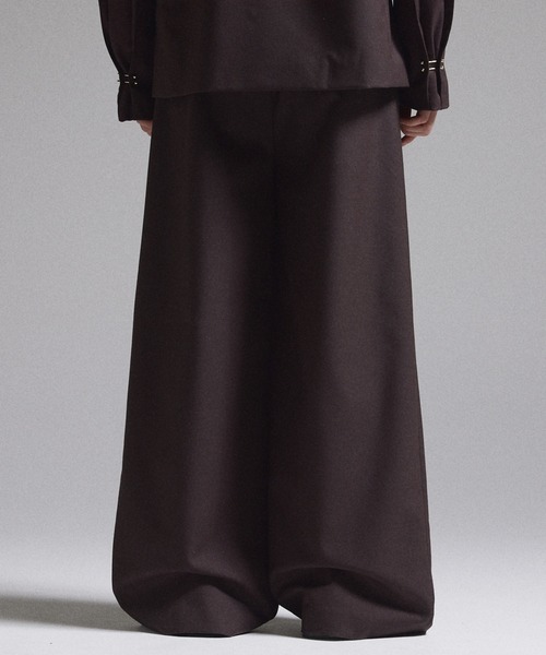 GRANCY（グランシー）の「【GRANCY】Pierced Tuck Slacks / ピアスデザインタックスラックス（スラックス・メンズ・ブラウン/ブラック・S/M/L）」の7枚目の写真