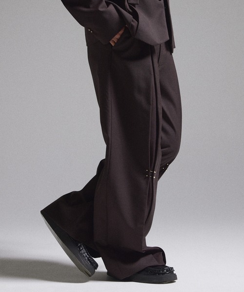 GRANCY（グランシー）の「【GRANCY】Pierced Tuck Slacks / ピアスデザインタックスラックス（スラックス・メンズ・ブラウン/ブラック・S/M/L）」の11枚目の写真