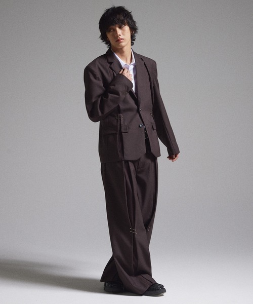 GRANCY（グランシー）の「【GRANCY】Pierced Tuck Slacks / ピアスデザインタックスラックス（スラックス・メンズ・ブラウン/ブラック・S/M/L）」の13枚目の写真