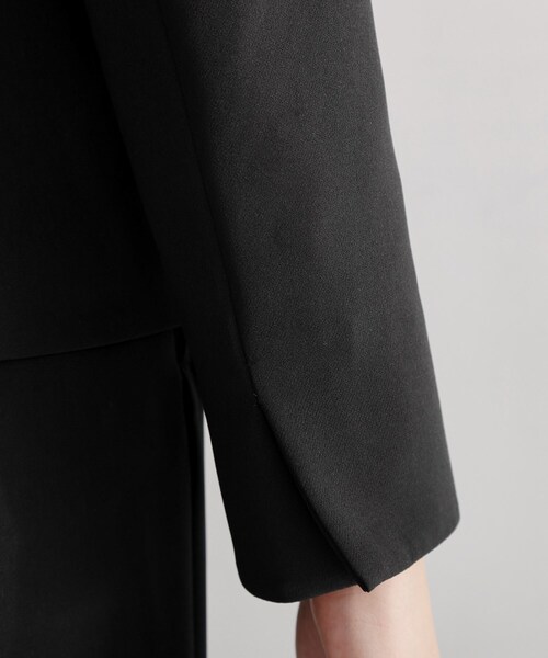 THE SHOP TK （ザ ショップ ティーケー ）の「【通勤・セレモニー】ダブルクロス ノーカラージャケット/セットアップ可（ノーカラージャケット・レディース・ブラック/ベージュ/ネイビー・12/14/13/11）」の9枚目の写真