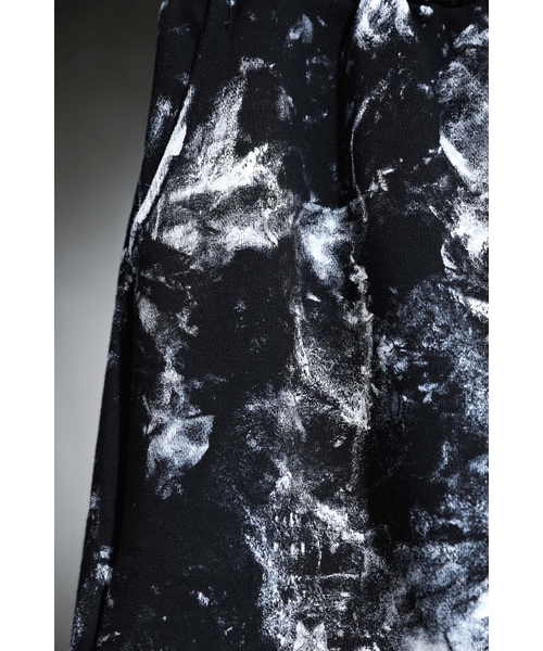 KIRTIMUKHA(キールティムカ)の「ロゴパッチラフペインティングルーズフィットロープショートパンツブラック(その他パンツ・メンズ・その他・FREE)」の3枚目の写真