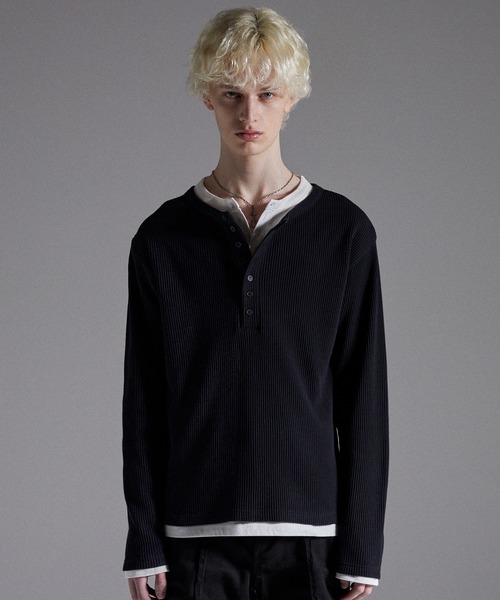 GRANCY（グランシー）の「【GRANCY】Double-layered Thermal Henley Long Sleeve T-Shirt / ダブルレイヤードサーマルヘンリーロンT（Tシャツ/カットソー・メンズ・グレー/ブラック・L/M/S）」の2枚目の写真