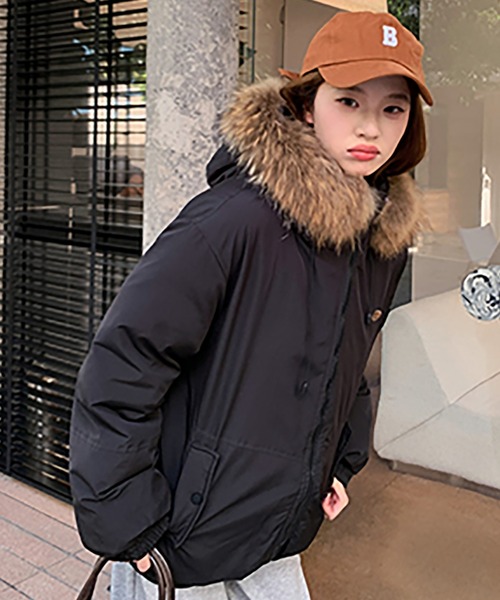 LAFFMO(ラフモ)の「フェイクファーフード付き中綿ボリュームジャケット(ダウンジャケット/コート・レディース・ホワイト/ブラック/ブルー・F)」の21枚目の写真