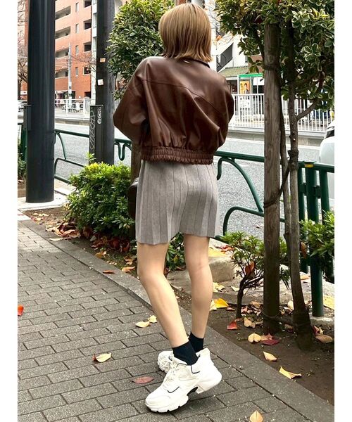 CALNAMUR(カルナムール)の「ニットプリーツミニスカート(スカート・レディース・グレー/ブルー/ネイビー・FREE)」の6枚目の写真