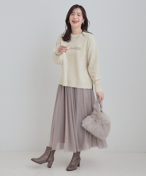 SHOO・LA・RUE（シューラルー）の「【S-LL/洗濯機可】ふわふわがやみつきになる柔らかさ スウェットライクロゴニット（ニット/セーター・レディース・チャコールグレー/ピンク系/ブラウン系/アイボリー・01/02/03/04）」の19枚目の写真