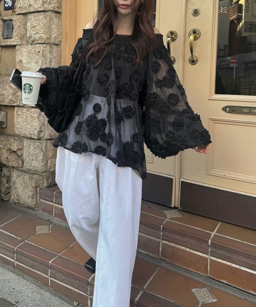 WILLFULLY(ウィルフリー)の「flower motif sheer BL(シャツ/ブラウス・レディース・ブラック/アイボリー・FREE)」の15枚目の写真
