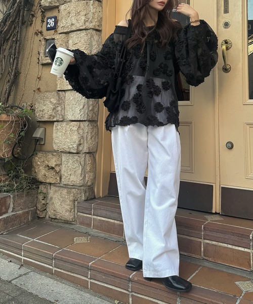 WILLFULLY(ウィルフリー)の「flower motif sheer BL(シャツ/ブラウス・レディース・ブラック/アイボリー・FREE)」の18枚目の写真