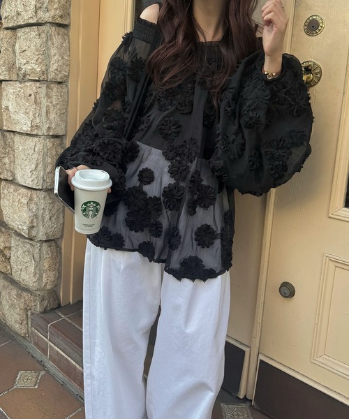 WILLFULLY(ウィルフリー)の「flower motif sheer BL(シャツ/ブラウス・レディース・ブラック/アイボリー・FREE)」の17枚目の写真