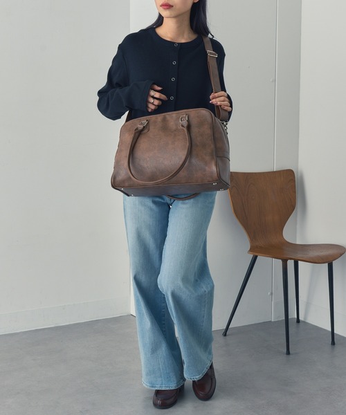 MAGASIN DE MODE Onjna(マガジンデモードオンジェナ )の「【MAGASIN DE MODE Onjna】フェイクレザー2wayラージボストン SNBD(ボストンバッグ・レディース・ブラウン/ブラック・FREE)」の9枚目の写真