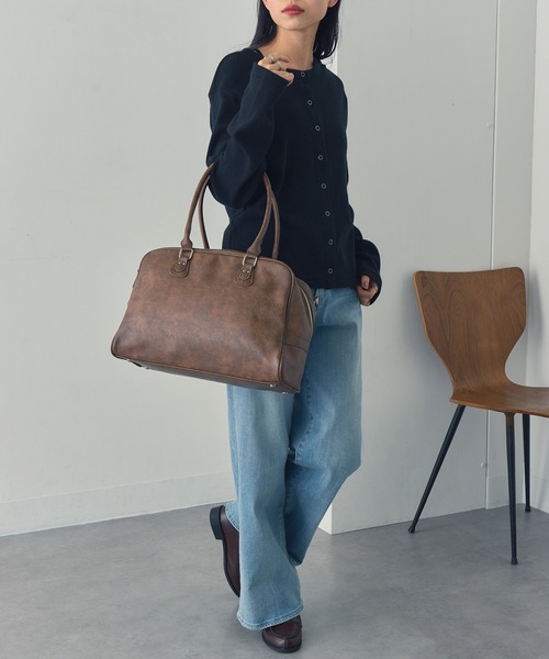MAGASIN DE MODE Onjna(マガジンデモードオンジェナ )の「【MAGASIN DE MODE Onjna】フェイクレザー2wayラージボストン SNBD(ボストンバッグ・レディース・ブラウン/ブラック・FREE)」の7枚目の写真