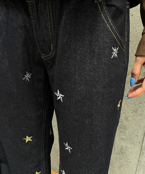 ROGER AND RAW(ロジャーアンドロウ)の「星柄刺繍ローウエストデニムパンツ(デニムパンツ・レディース・インディゴブルー・SMALL/MEDIUM)」の8枚目の写真