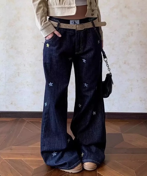 ROGER AND RAW(ロジャーアンドロウ)の「星柄刺繍ローウエストデニムパンツ(デニムパンツ・レディース・インディゴブルー・SMALL/MEDIUM)」の13枚目の写真