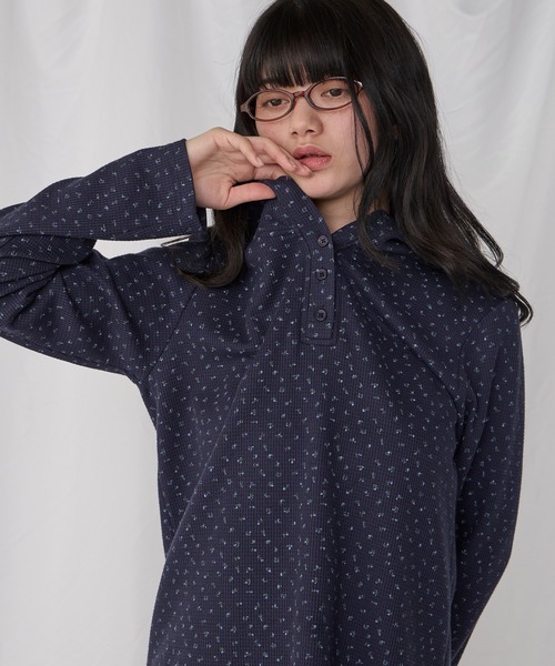 Unblend（アンブレンド）の「【Unblend】フード付 ヘンリーネック アソート 長袖Tシャツ（Tシャツ/カットソー・レディース・杢グレー/グレー系/ネイビー系/ライトブルー・FREE）」の4枚目の写真