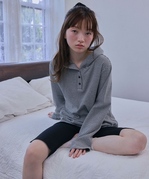 Unblend（アンブレンド）の「【Unblend】フード付 ヘンリーネック アソート 長袖Tシャツ（Tシャツ/カットソー・レディース・杢グレー/グレー系/ネイビー系/ライトブルー・FREE）」の10枚目の写真