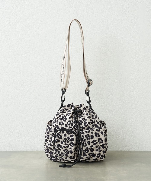 CIAOPANIC TYPY（チャオパニックティピー）の「:【大容量／軽量】【MumME】8ポケット巾着BAG（ショルダーバッグ・レディース・ホワイト/グレー/ブラック・ONE SIZE）」の11枚目の写真