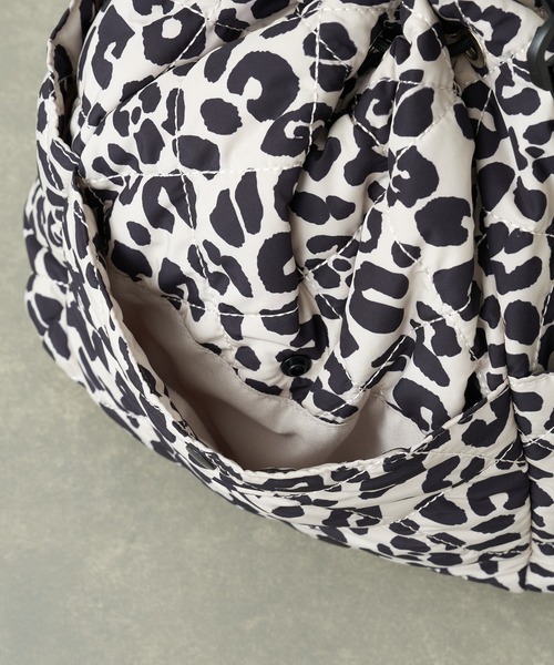CIAOPANIC TYPY（チャオパニックティピー）の「:【大容量／軽量】【MumME】8ポケット巾着BAG（ショルダーバッグ・レディース・ホワイト/グレー/ブラック・ONE SIZE）」の18枚目の写真