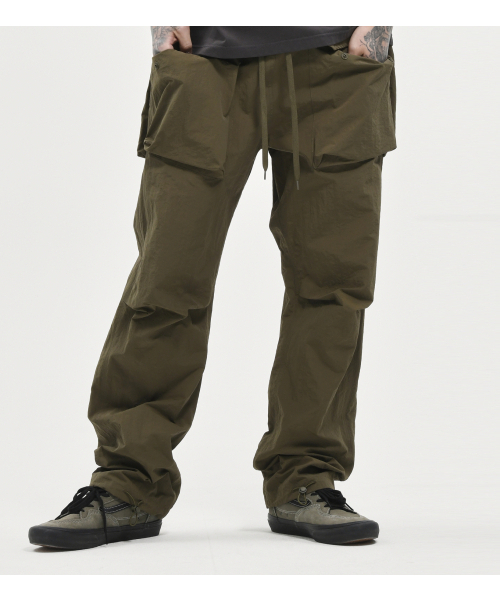 EXTRAORDINARY(エクストラオーディナリー)の「UTILITY 1 NYLON PANTS KHAKI(その他パンツ・メンズ・その他・S/M/L)」の1枚目の写真