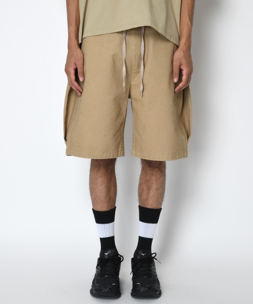 SUPERTHANKS(スーパーサンクス)の「ピグメント加工サイドタックショートパンツPigment dyed Twill side-tuck shorts(その他パンツ・メンズ・ベージュ/ブラック/アイボリー・L/M/S)」の9枚目の写真