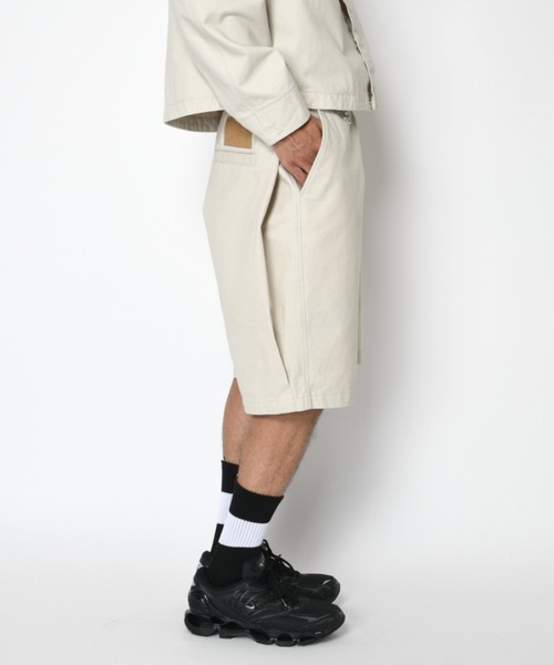 SUPERTHANKS(スーパーサンクス)の「ピグメント加工サイドタックショートパンツPigment dyed Twill side-tuck shorts(その他パンツ・メンズ・ベージュ/ブラック/アイボリー・L/M/S)」の21枚目の写真