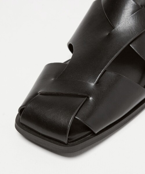 BEAUTY&YOUTH UNITED ARROWS（ビューティーアンドユースユナイテッドアローズ）の「ヘンケイライン グルカサンダル（サンダル・レディース・ブラック/ライトピンク・36/37/38）」の8枚目の写真