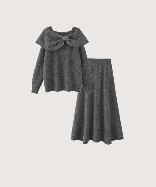 Elegant Flower Deco Sweater Set Up