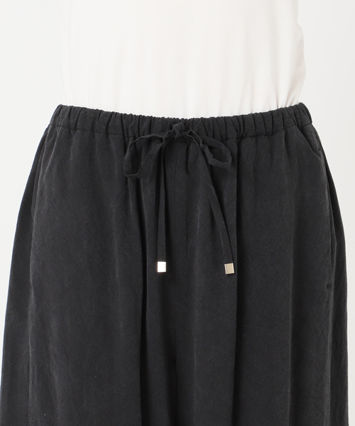 B.C STOCK（ベーセーストック）の「手洗い可 / フィブリルRelaxパンツ（スラックス・レディース・ベージュ/チャコールグレー/ブラック・SMALL/MEDIUM）」の4枚目の写真